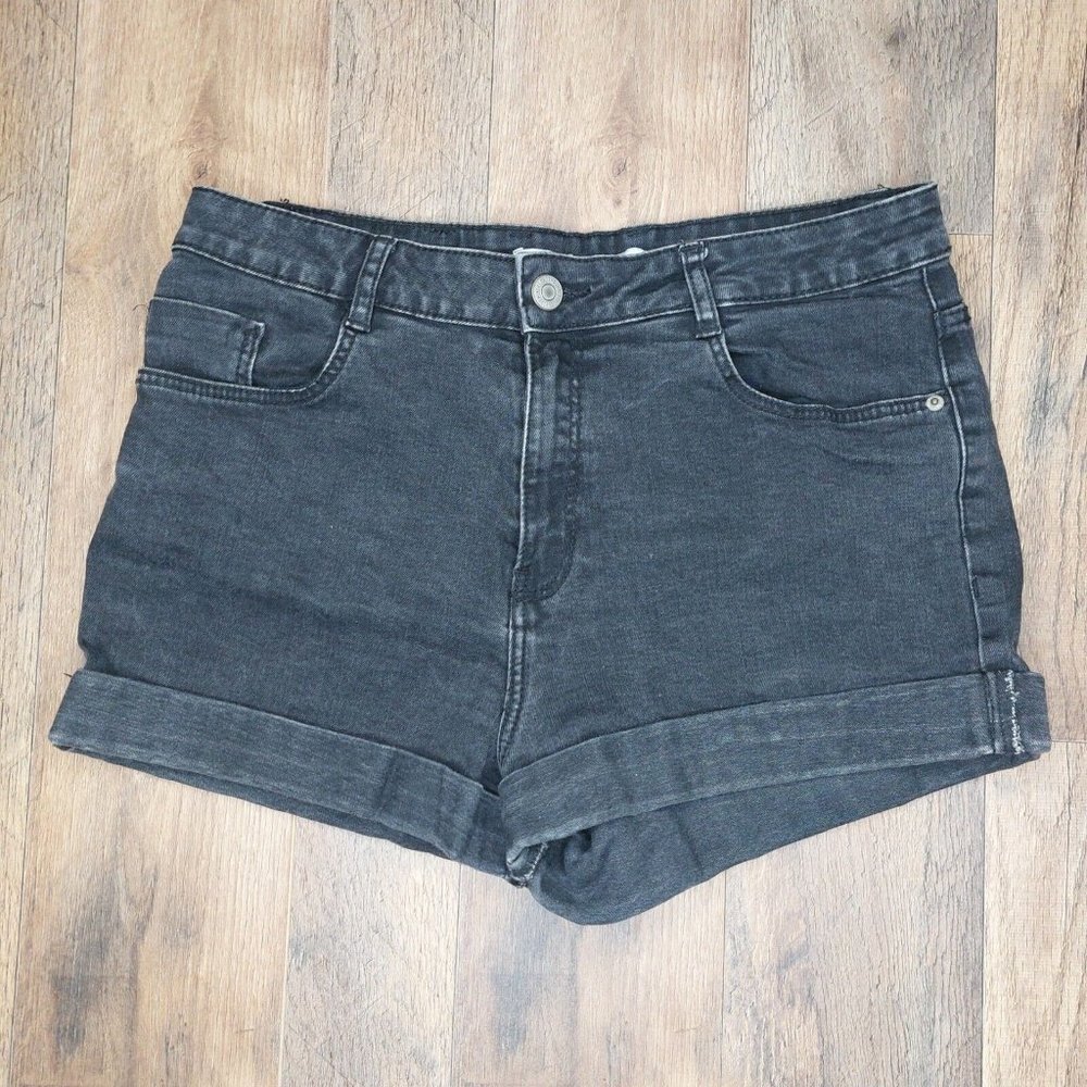 Zara Trafaluc Womens Shorts 6 Black Denim Stretchy Fold Up 2" Inseam 5 Pocket
